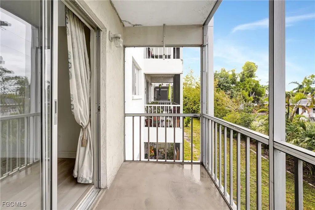 4906 Victoria Drive Cape Coral FL 33904