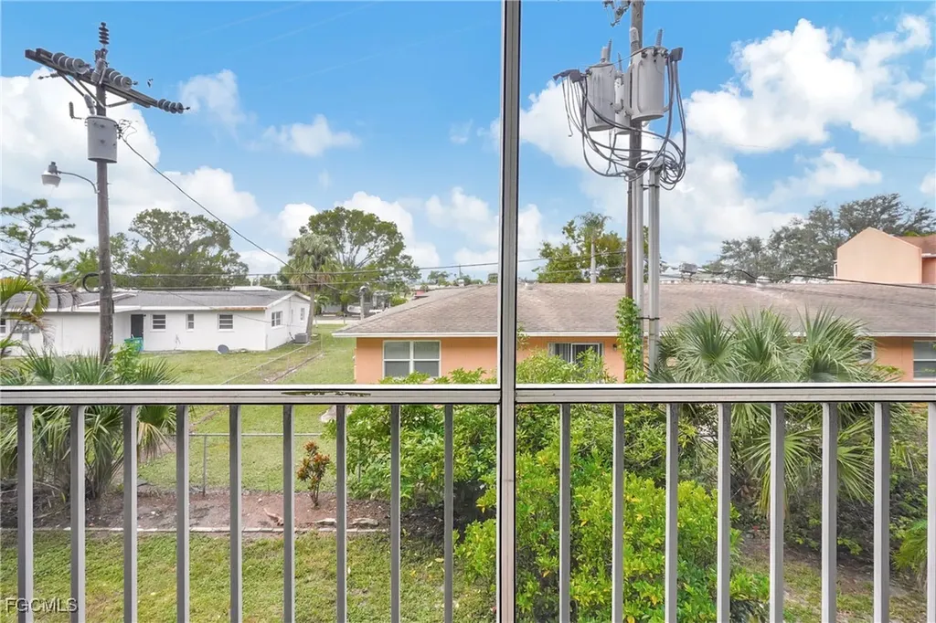 4906 Victoria Drive Cape Coral FL 33904