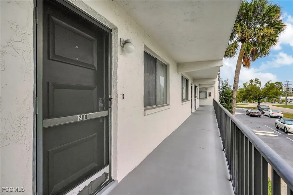 4906 Victoria Drive Cape Coral FL 33904