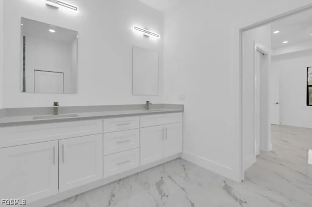 3823 Heyburn Street Fort Myers FL 33905