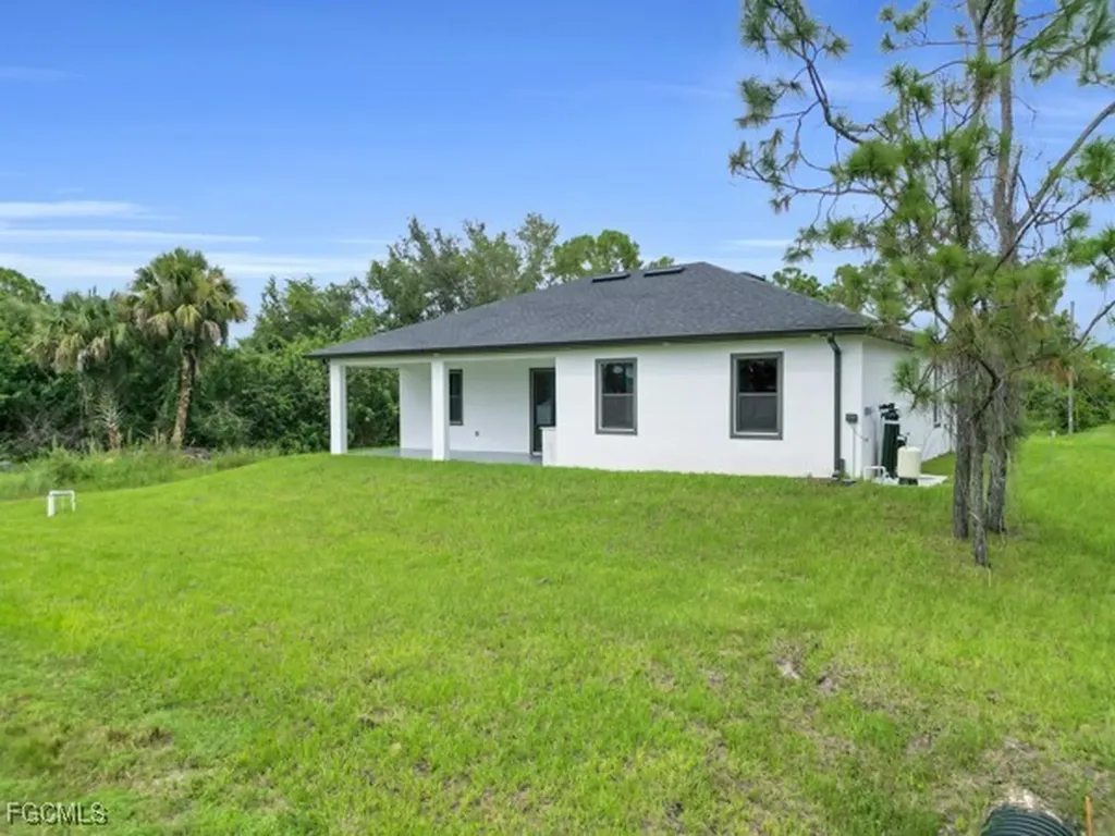 3823 Heyburn Street Fort Myers FL 33905