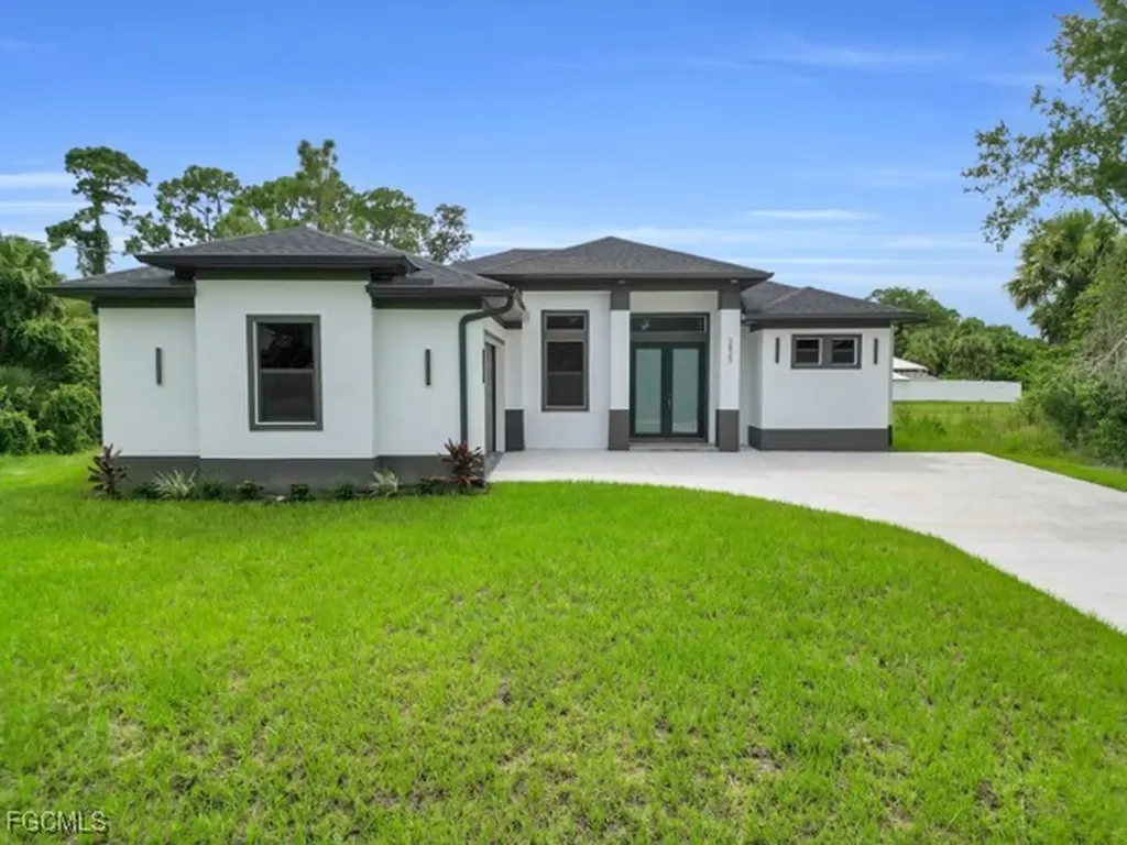 3823 Heyburn Street Fort Myers FL 33905
