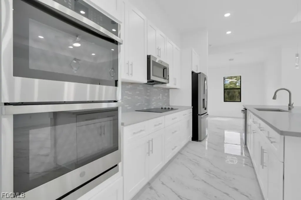 3823 Heyburn Street Fort Myers FL 33905