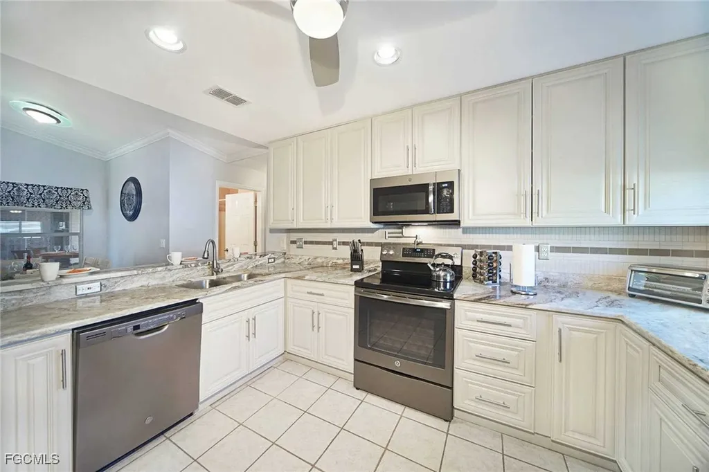 3832 SW 20th Avenue Cape Coral FL 33914