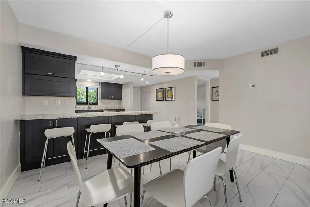 1919 Olde Middle Gulf Drive Sanibel FL 33957