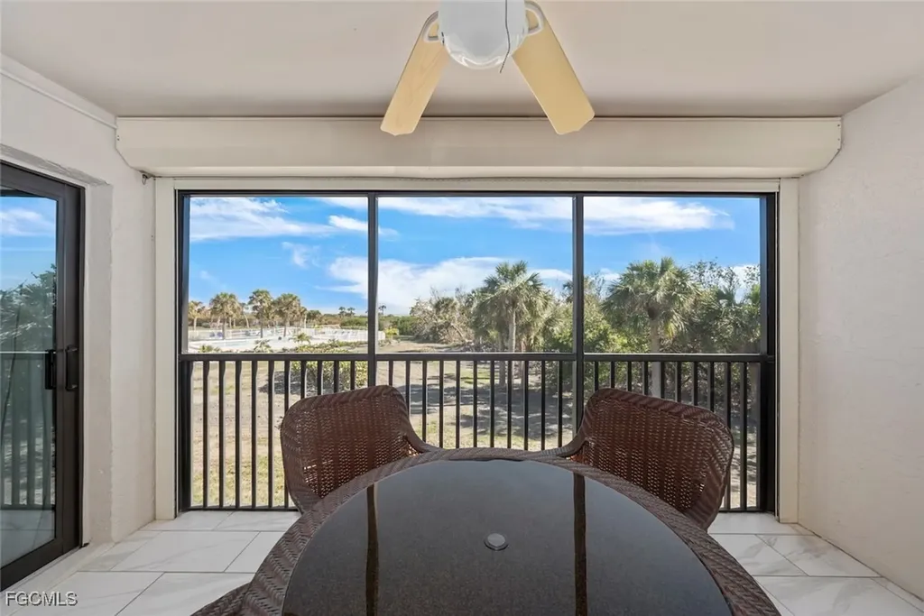 1919 Olde Middle Gulf Drive Sanibel FL 33957