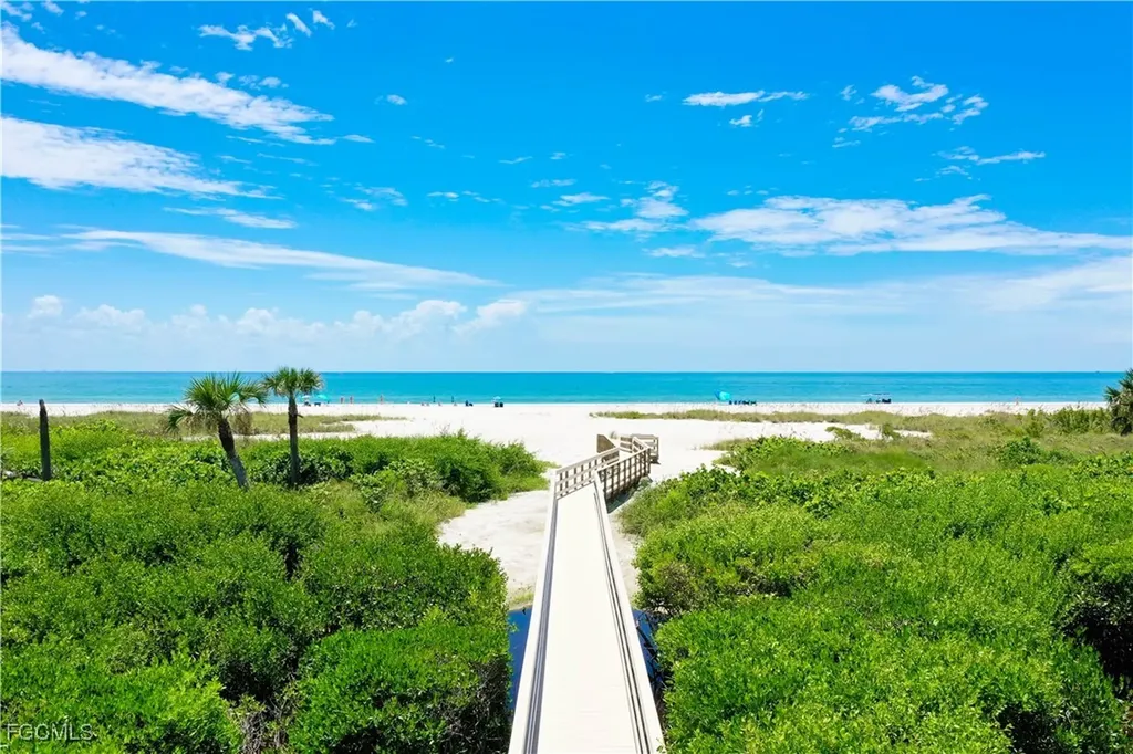 1919 Olde Middle Gulf Drive Sanibel FL 33957