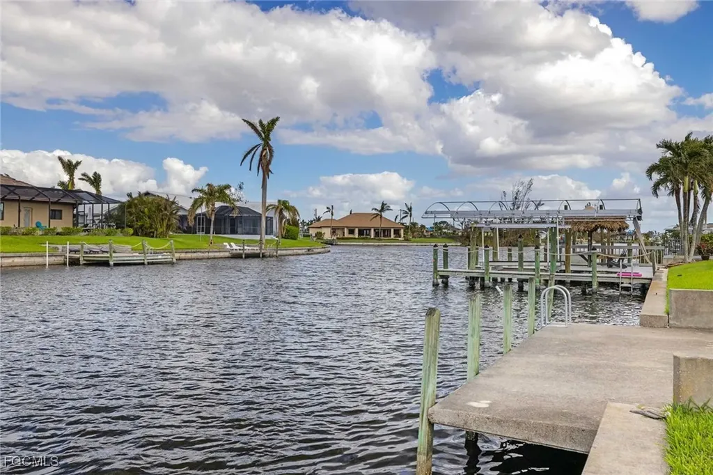2307 SW 40th Street Cape Coral FL 33914