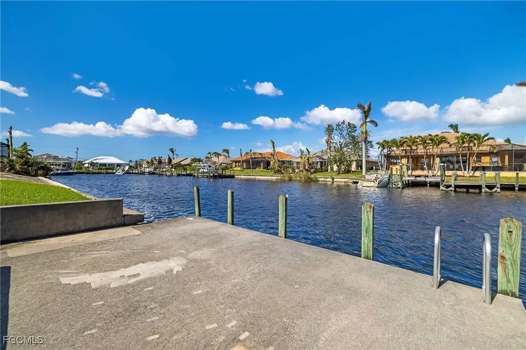 2307 SW 40th Street Cape Coral FL 33914