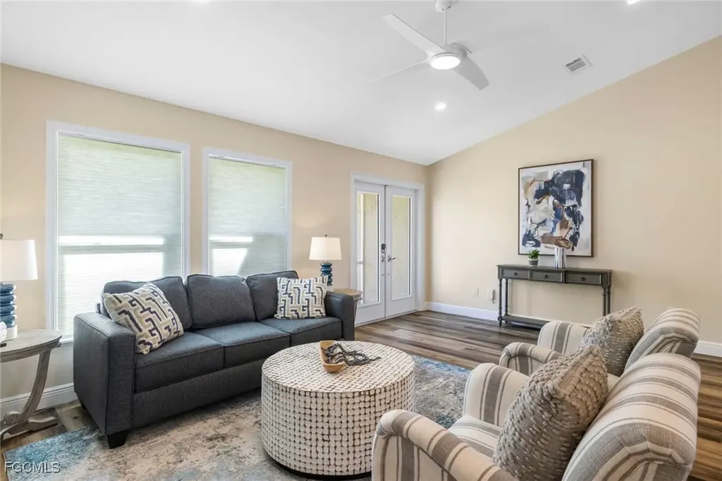 2307 SW 40th Street Cape Coral FL 33914