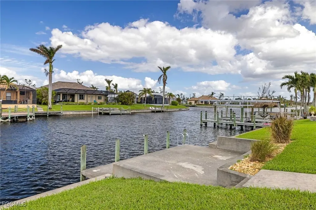 2307 SW 40th Street Cape Coral FL 33914
