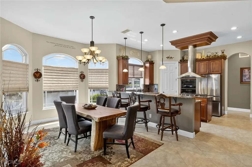 2123 SE 25th Lane Cape Coral FL 33904