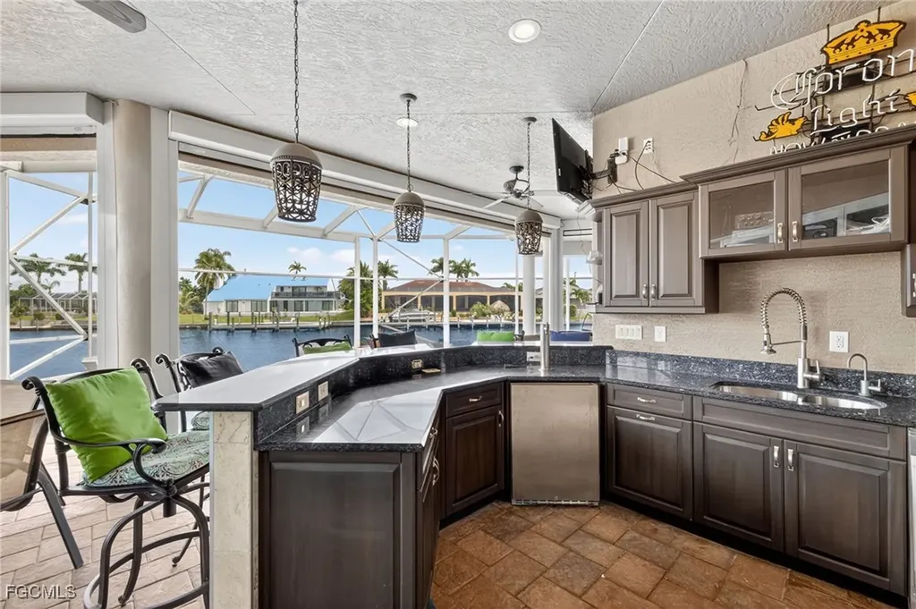 2123 SE 25th Lane Cape Coral FL 33904