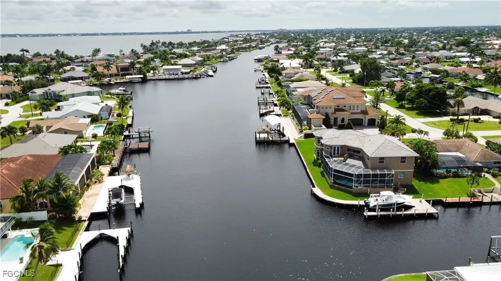 2123 SE 25th Lane Cape Coral FL 33904