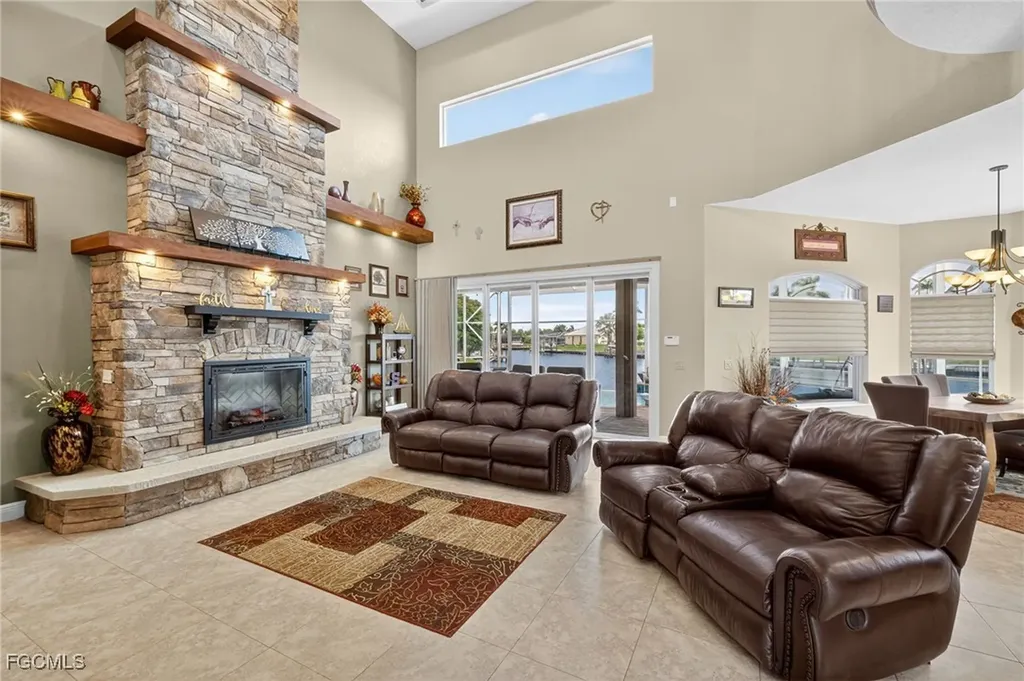 2123 SE 25th Lane Cape Coral FL 33904