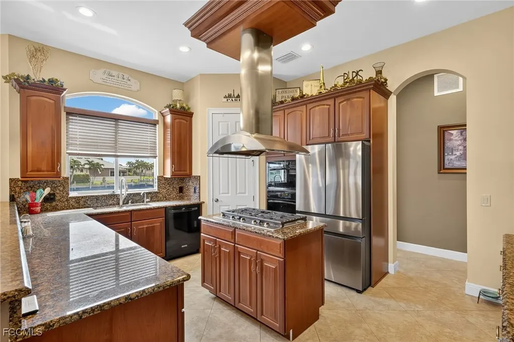 2123 SE 25th Lane Cape Coral FL 33904
