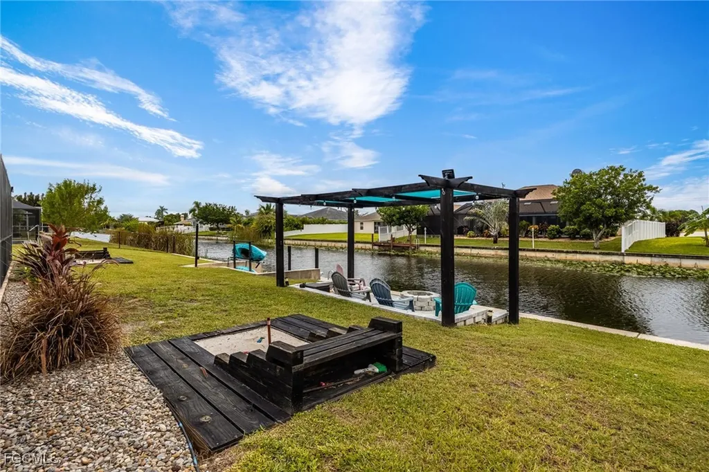 1313 SW 8th Court Cape Coral FL 33991