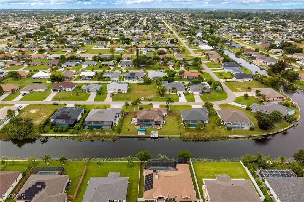 1313 SW 8th Court Cape Coral FL 33991