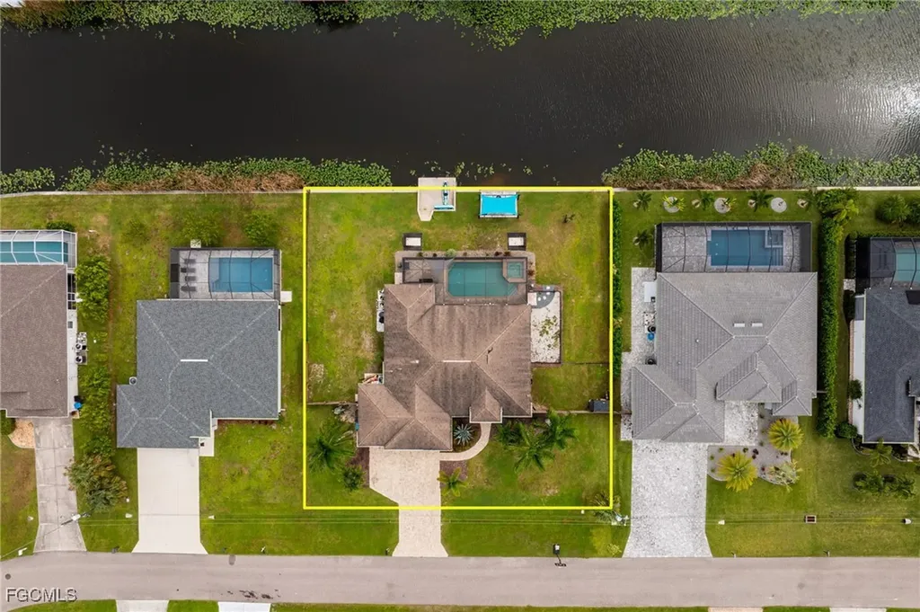 1313 SW 8th Court Cape Coral FL 33991