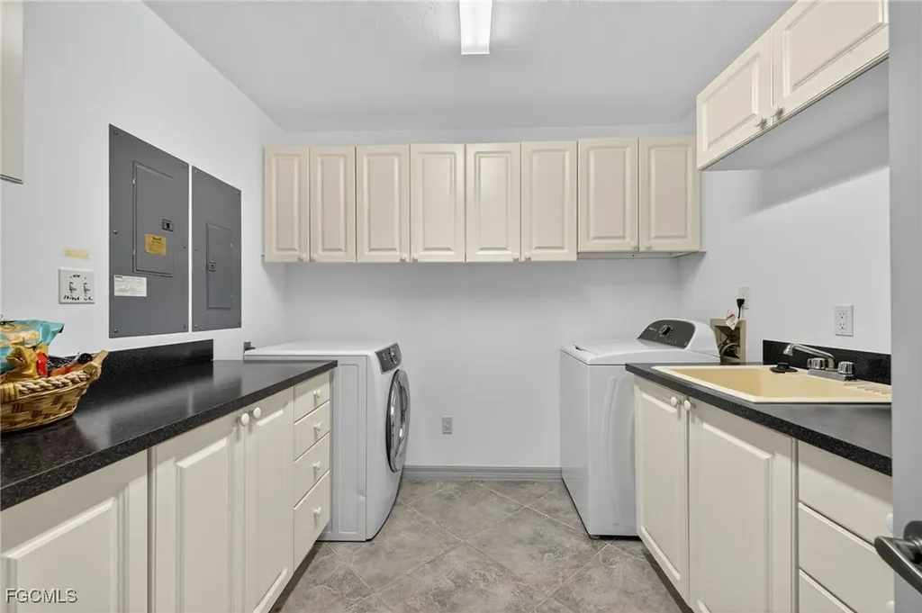 1714 Atlanta Plaza Drive Sanibel FL 33957