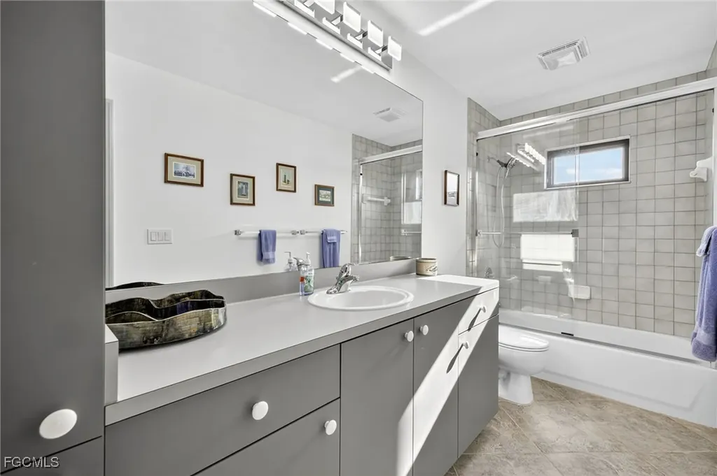 1714 Atlanta Plaza Drive Sanibel FL 33957