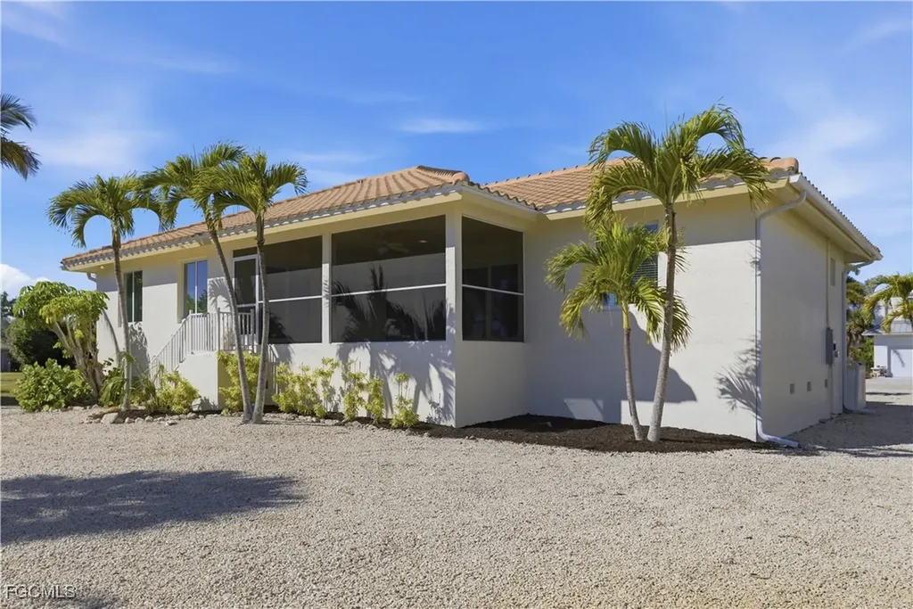 1235 Par View Drive Sanibel FL 33957