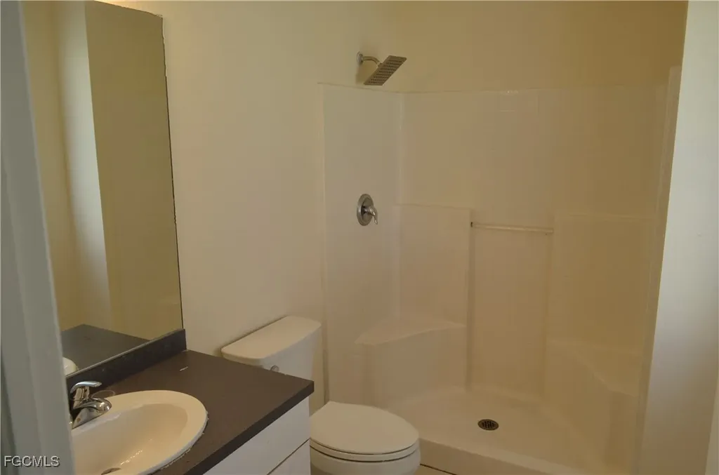 1325 SE 8th Avenue Cape Coral FL 33990