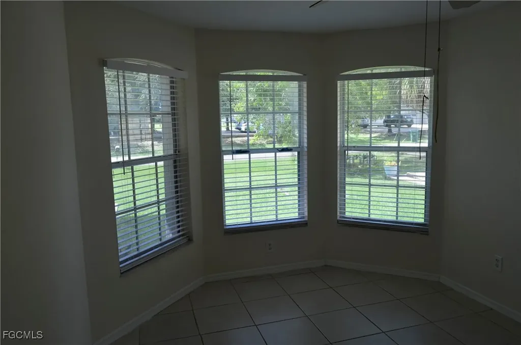 1325 SE 8th Avenue Cape Coral FL 33990