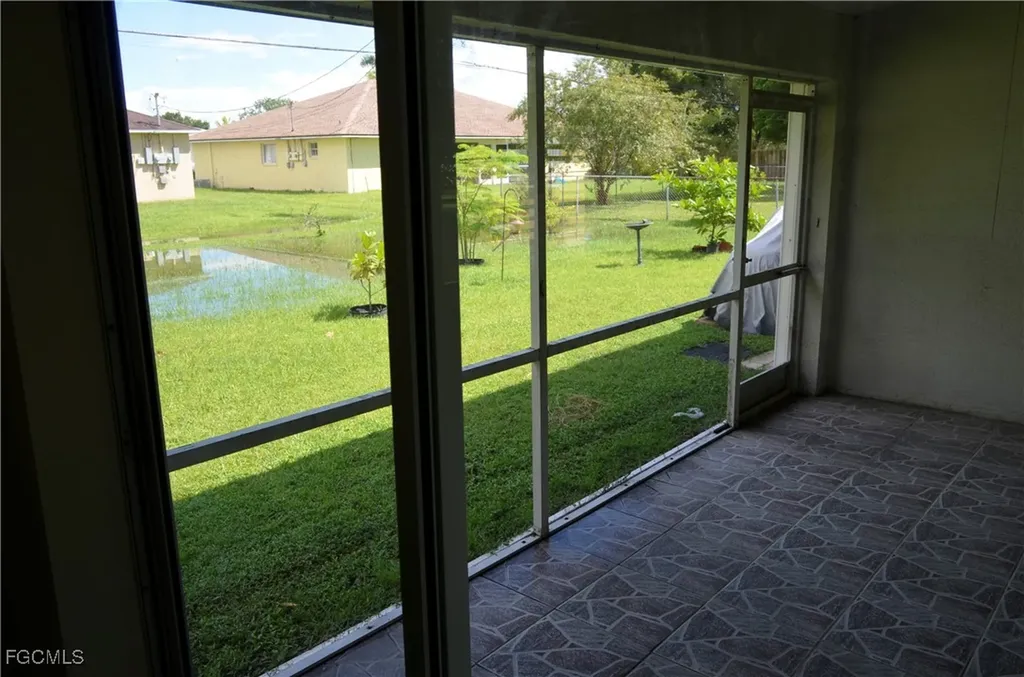 1325 SE 8th Avenue Cape Coral FL 33990