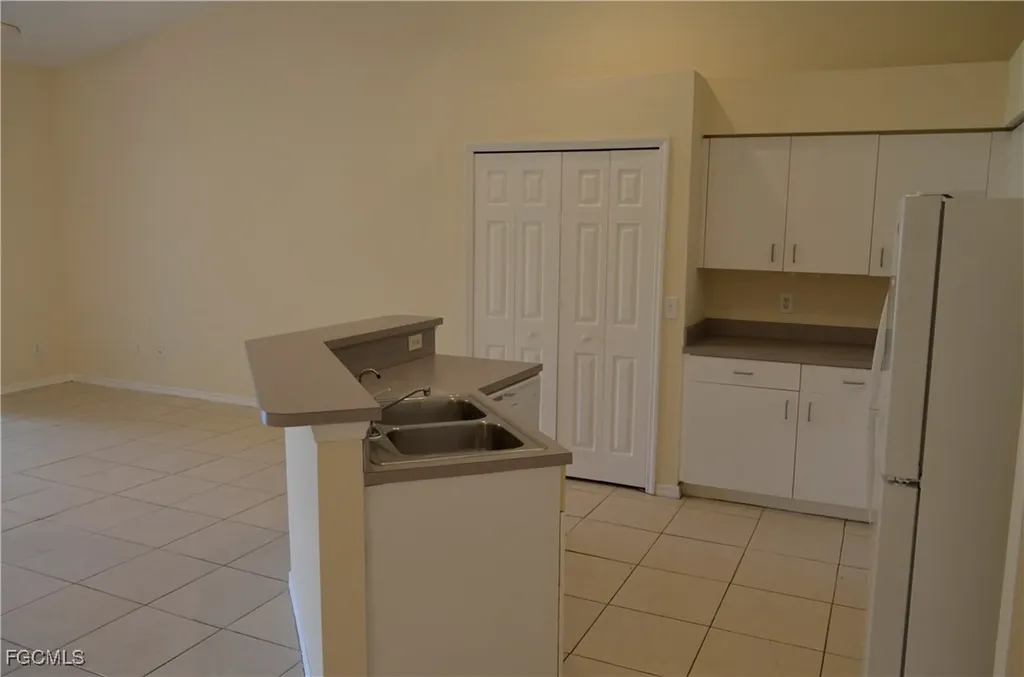1325 SE 8th Avenue Cape Coral FL 33990