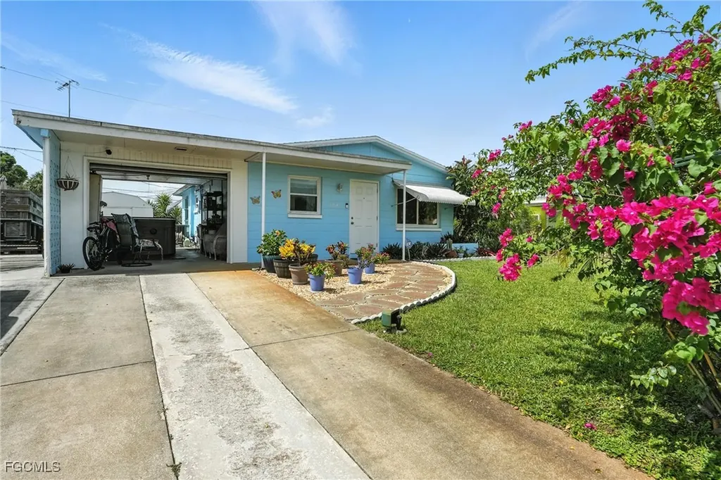 1164 Navajo Avenue Lehigh Acres FL 33974