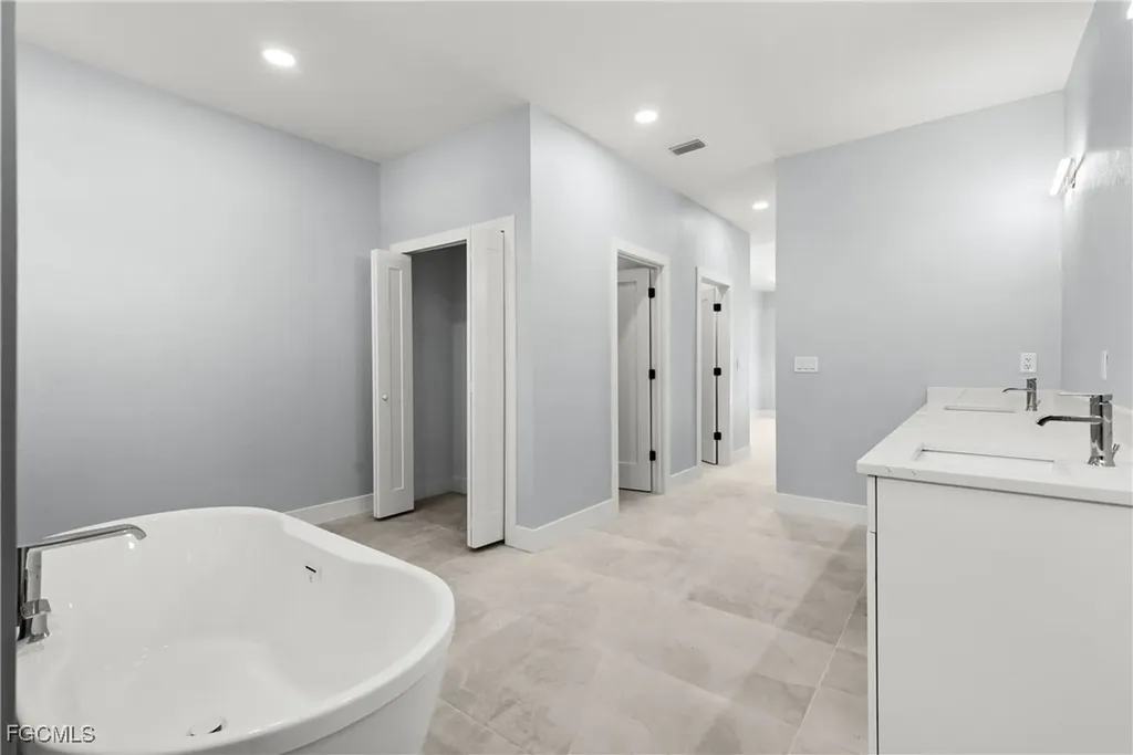 2242 NW 4th Street Cape Coral FL 33993