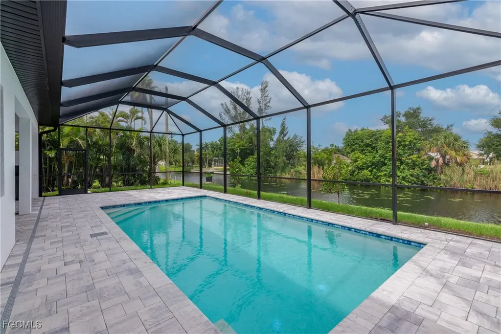 2242 NW 4th Street Cape Coral FL 33993