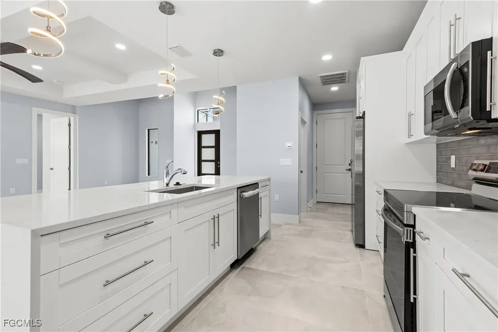 2242 NW 4th Street Cape Coral FL 33993