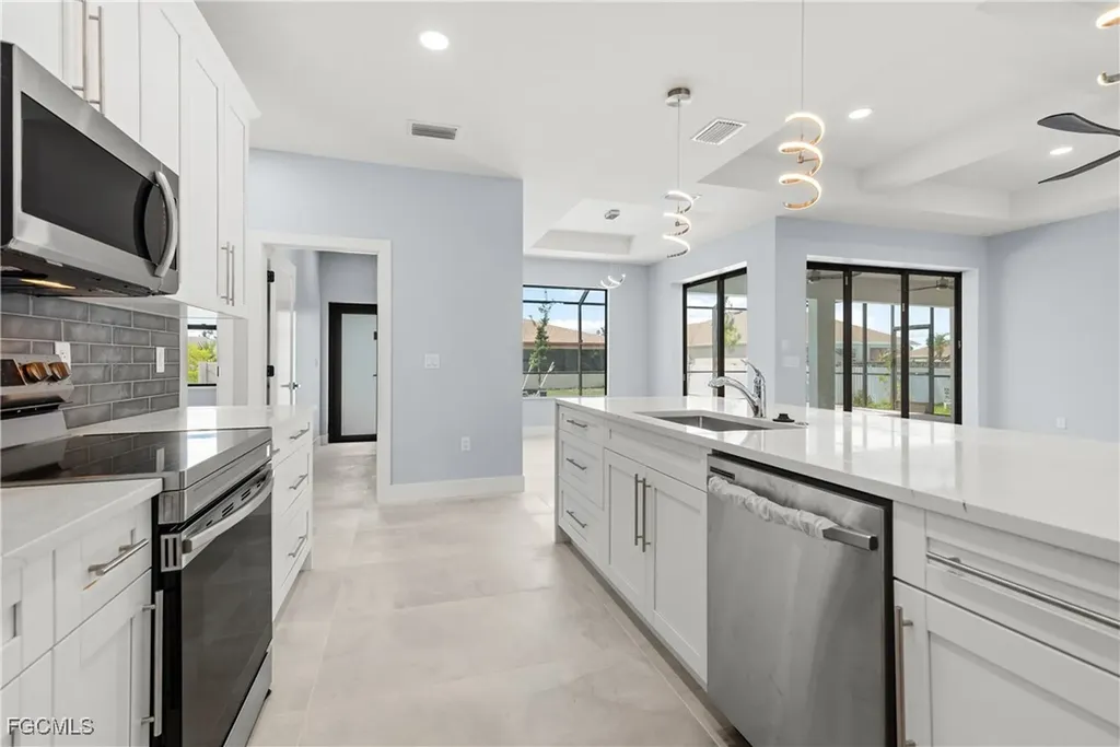 2242 NW 4th Street Cape Coral FL 33993