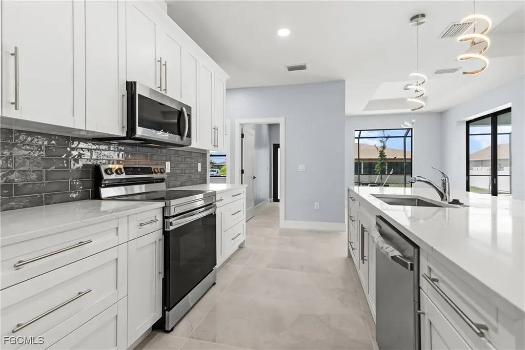 2242 NW 4th Street Cape Coral FL 33993