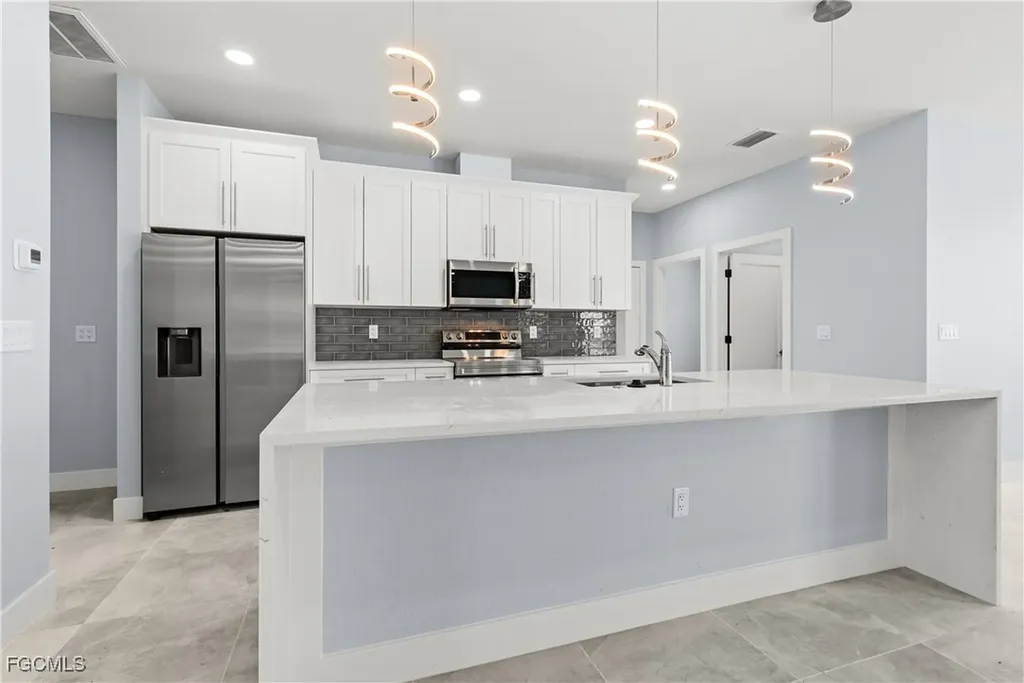 2242 NW 4th Street Cape Coral FL 33993