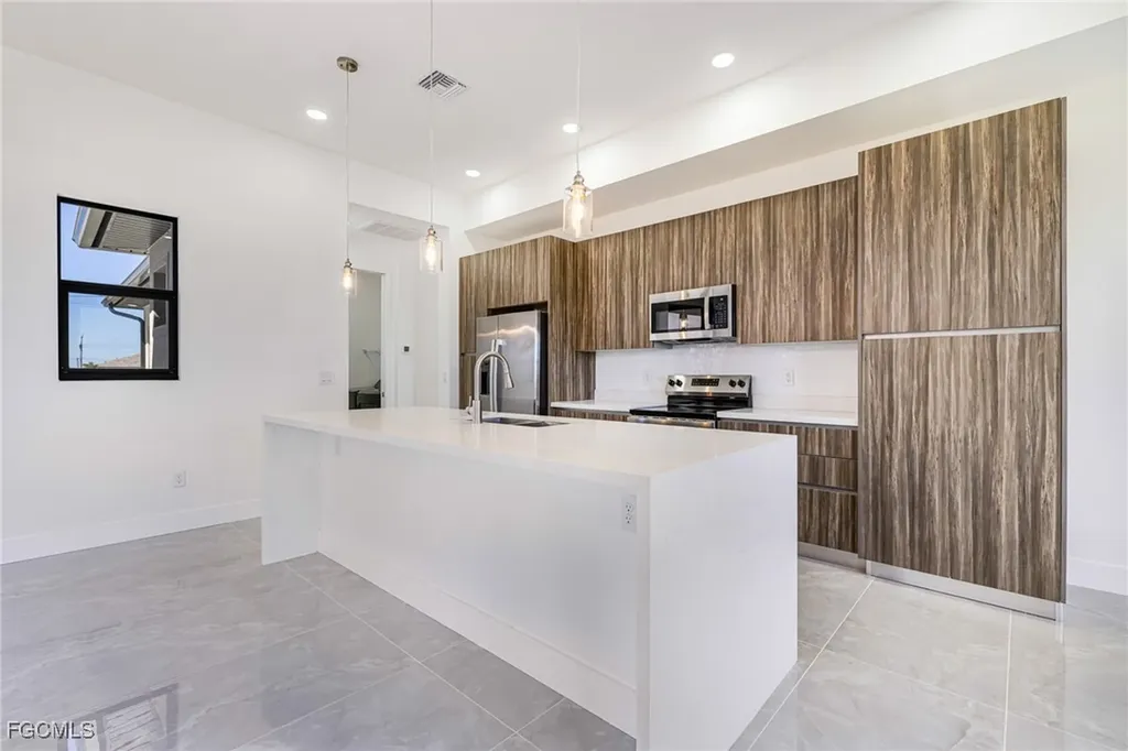 2833 NW 45th Place Cape Coral FL 33993