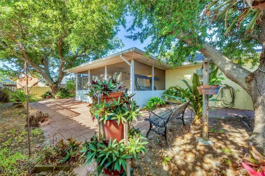 9366 Westminster Avenue Englewood FL 34224