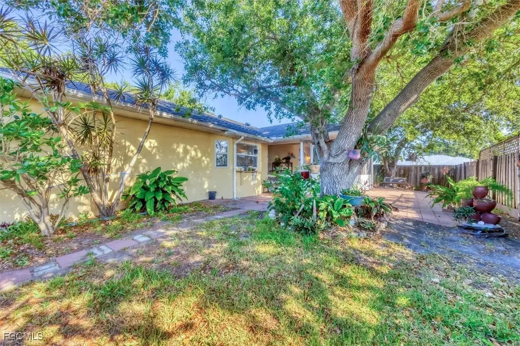 9366 Westminster Avenue Englewood FL 34224