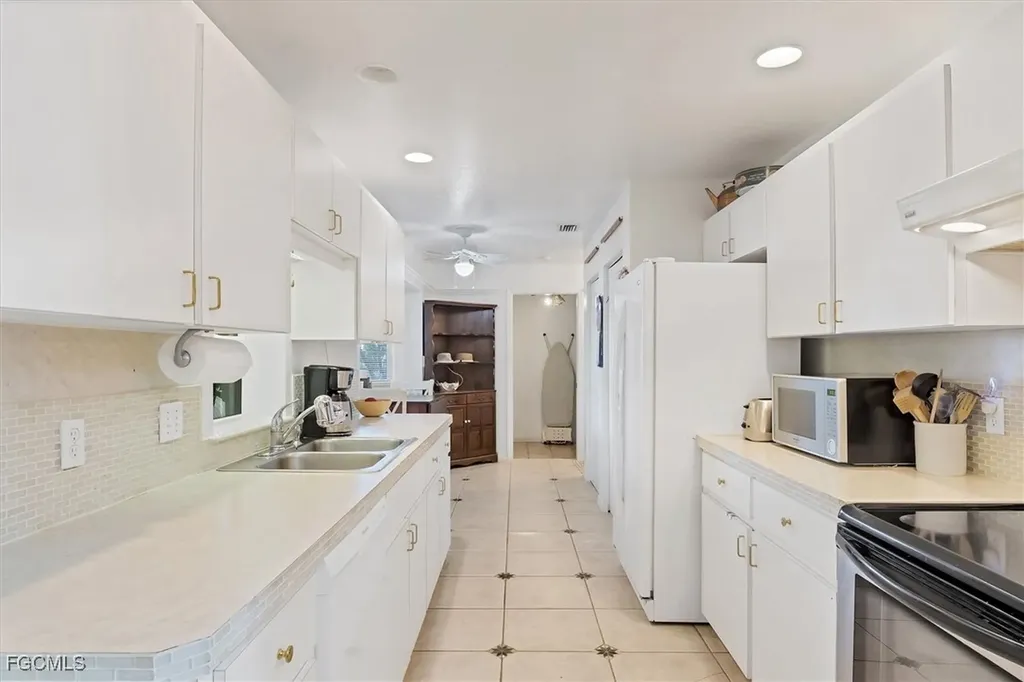 9366 Westminster Avenue Englewood FL 34224