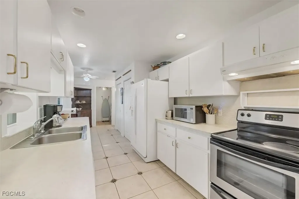 9366 Westminster Avenue Englewood FL 34224