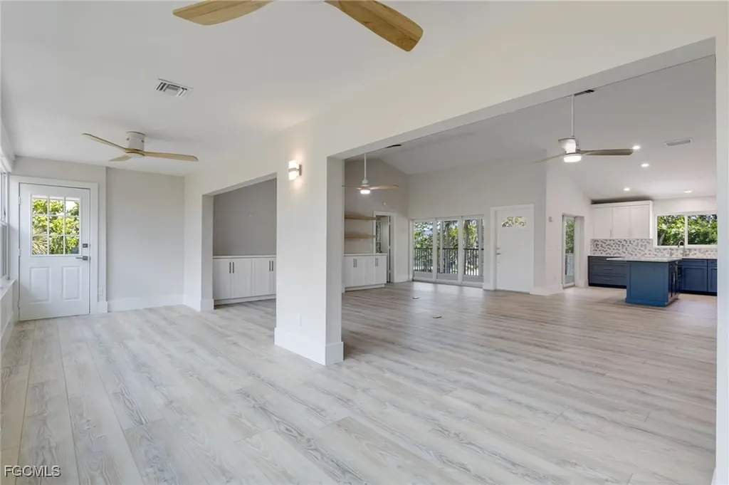 645 Oliva Street Sanibel FL 33957