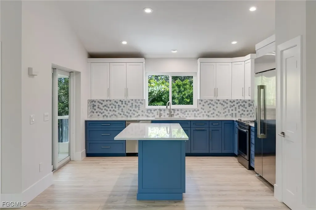 645 Oliva Street Sanibel FL 33957
