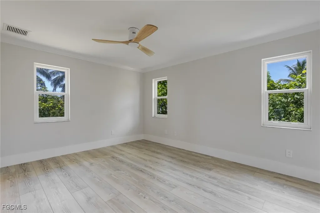 645 Oliva Street Sanibel FL 33957