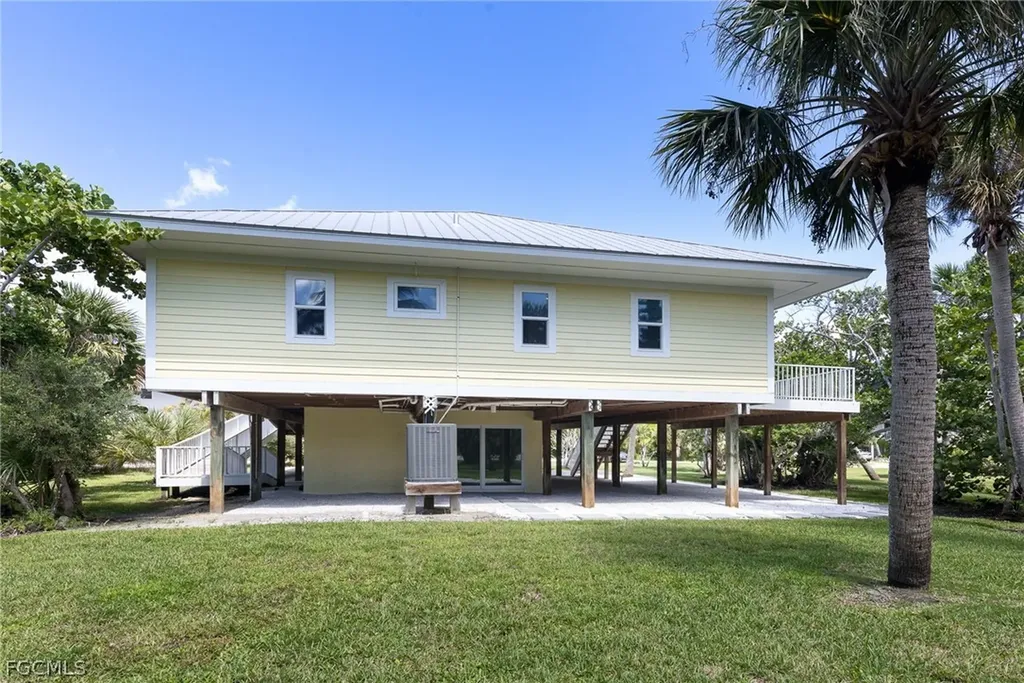 645 Oliva Street Sanibel FL 33957