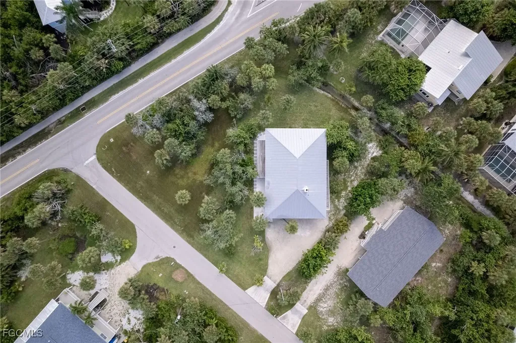 645 Oliva Street Sanibel FL 33957