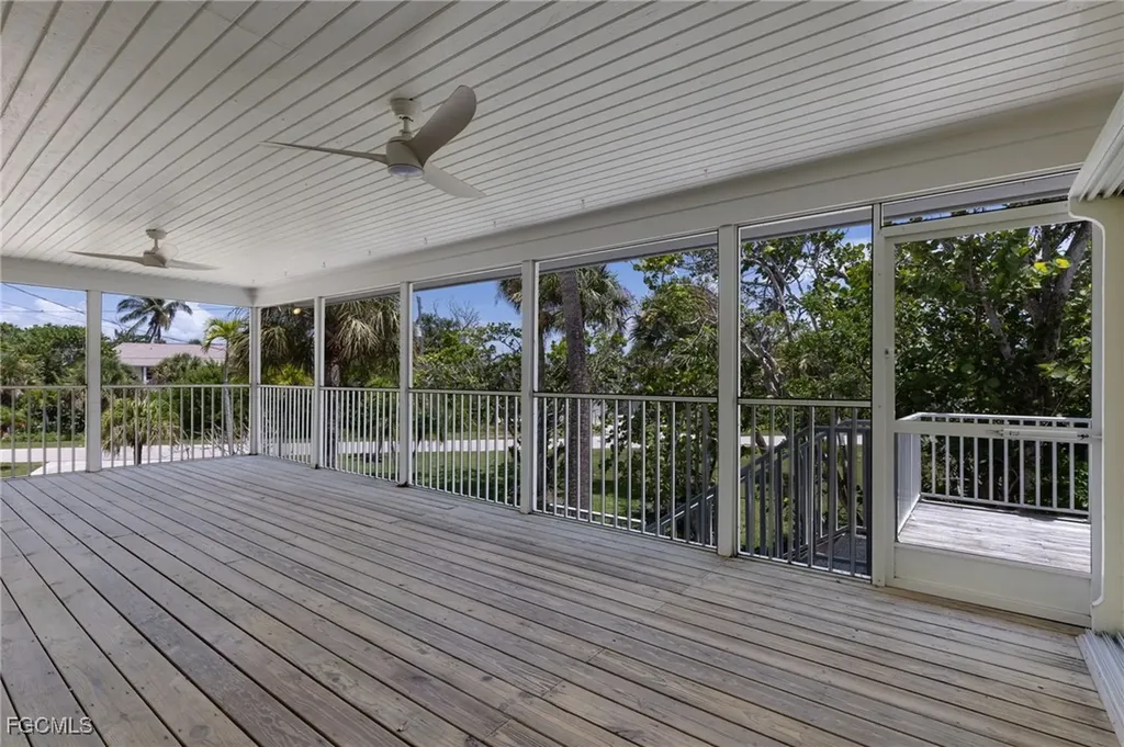 645 Oliva Street Sanibel FL 33957