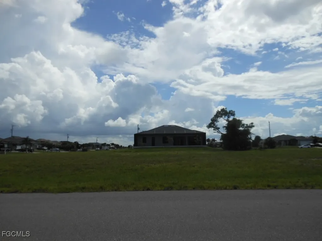 3839 NW 44th Avenue Cape Coral FL 33993