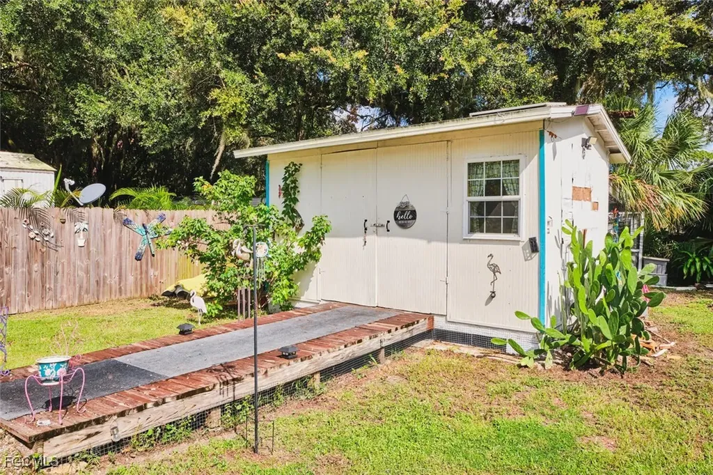 1106 Charles Street Moore Haven FL 33471